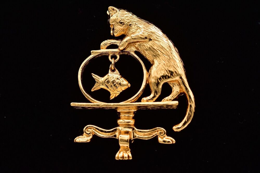 Avon Vintage Cat Pin Brooch Shiny Gold Tone Fish Bowl Dangling Signed 1990s BinJ